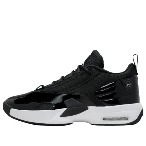 Air Jordan Max Aura 6 'Black White' FQ8298-010