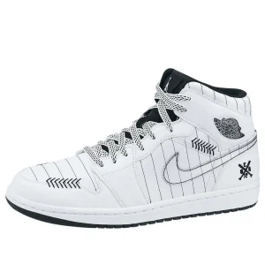 Air Jordan 1 Retro 'Barons - Home' 325514-102
