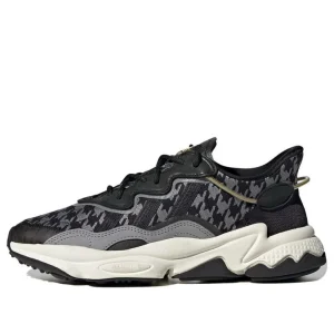 (WMNS) adidas Ozweego 'Herringbone Weave - Black' FV9757